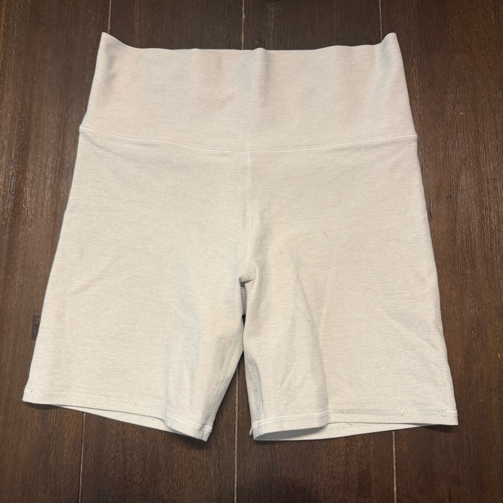 Women's Vuori Workout Shorts